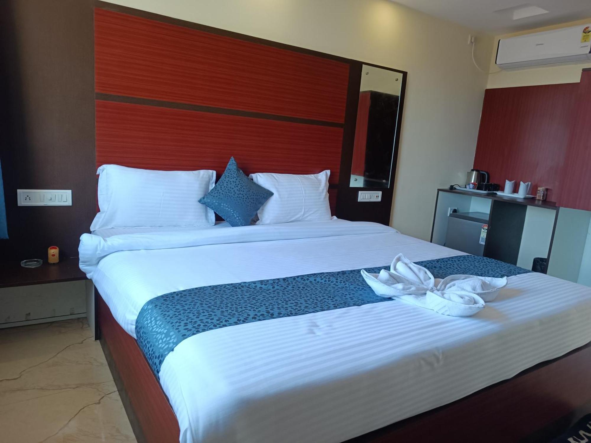 Mom Hotel - Unit Of Mom Hotel Puri Exterior photo