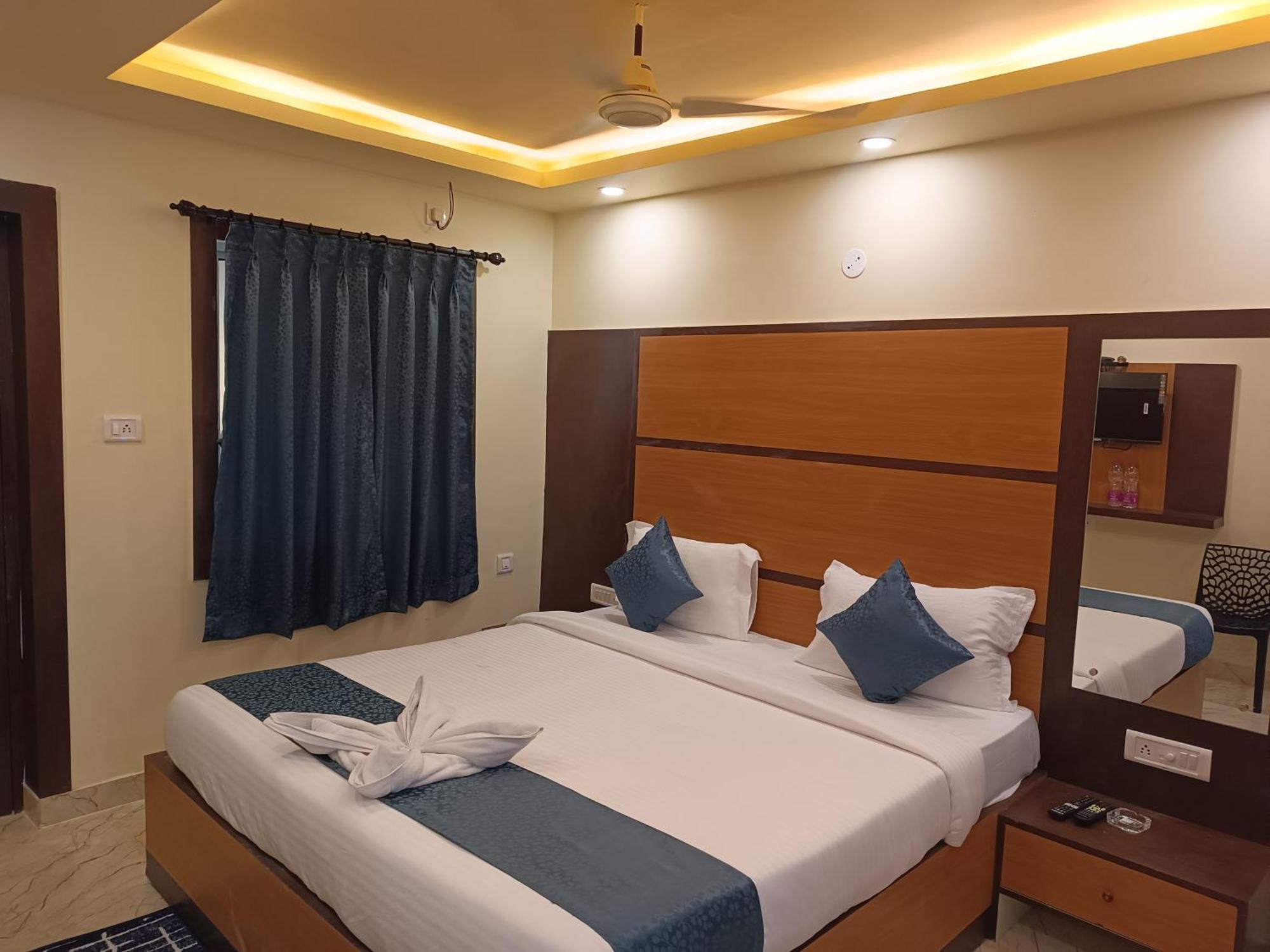 Mom Hotel - Unit Of Mom Hotel Puri Exterior photo