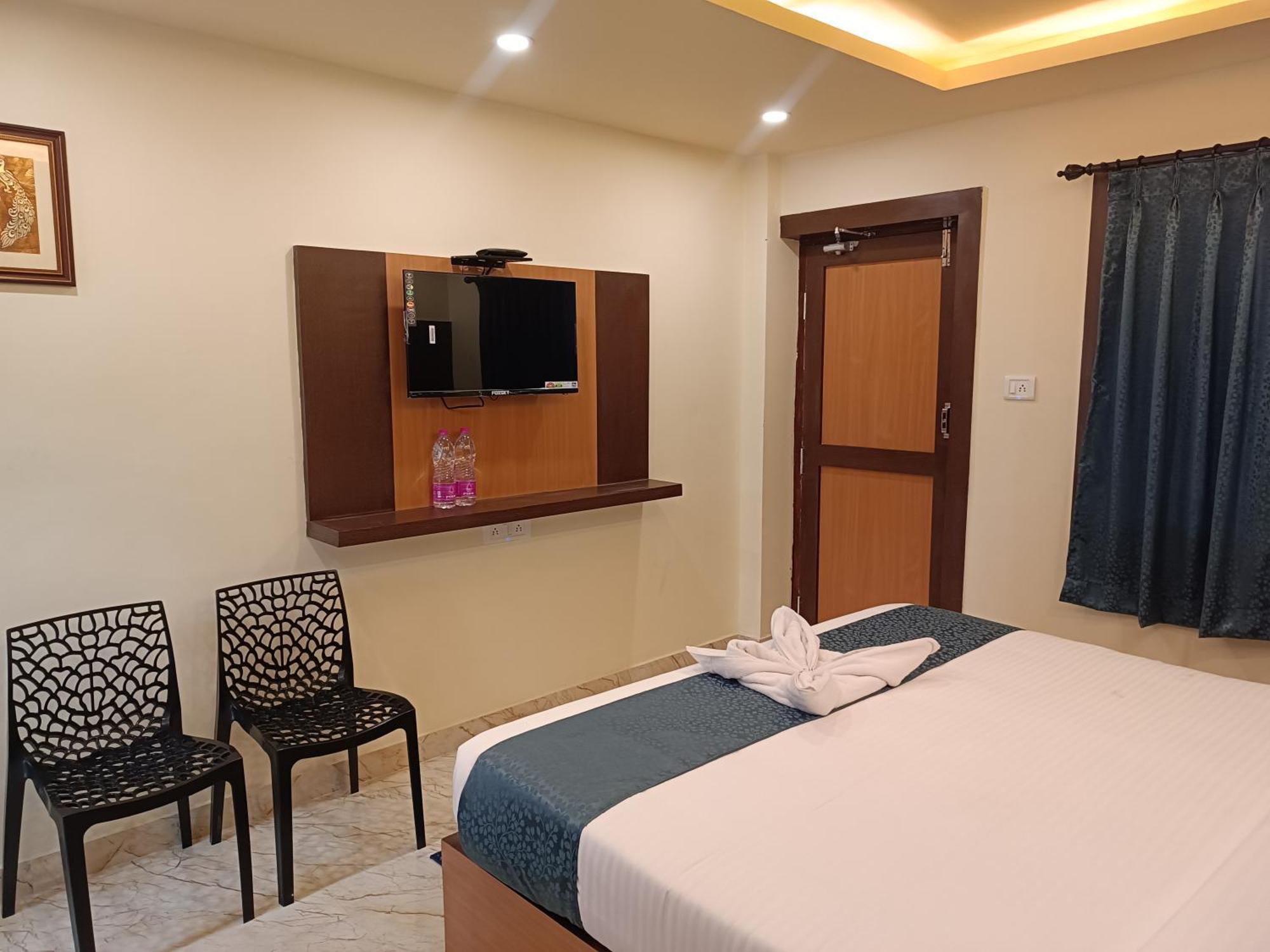 Mom Hotel - Unit Of Mom Hotel Puri Exterior photo