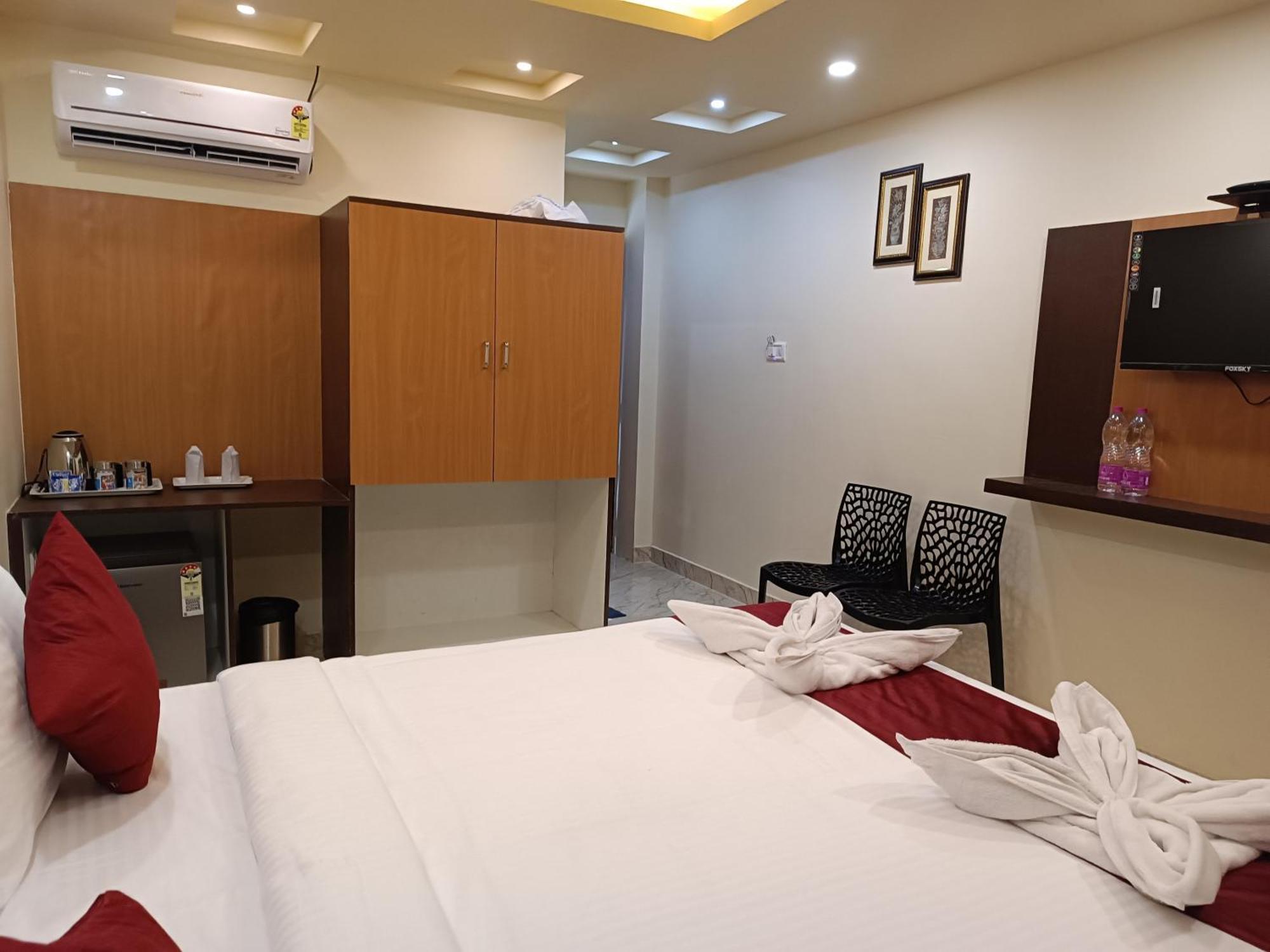 Mom Hotel - Unit Of Mom Hotel Puri Exterior photo